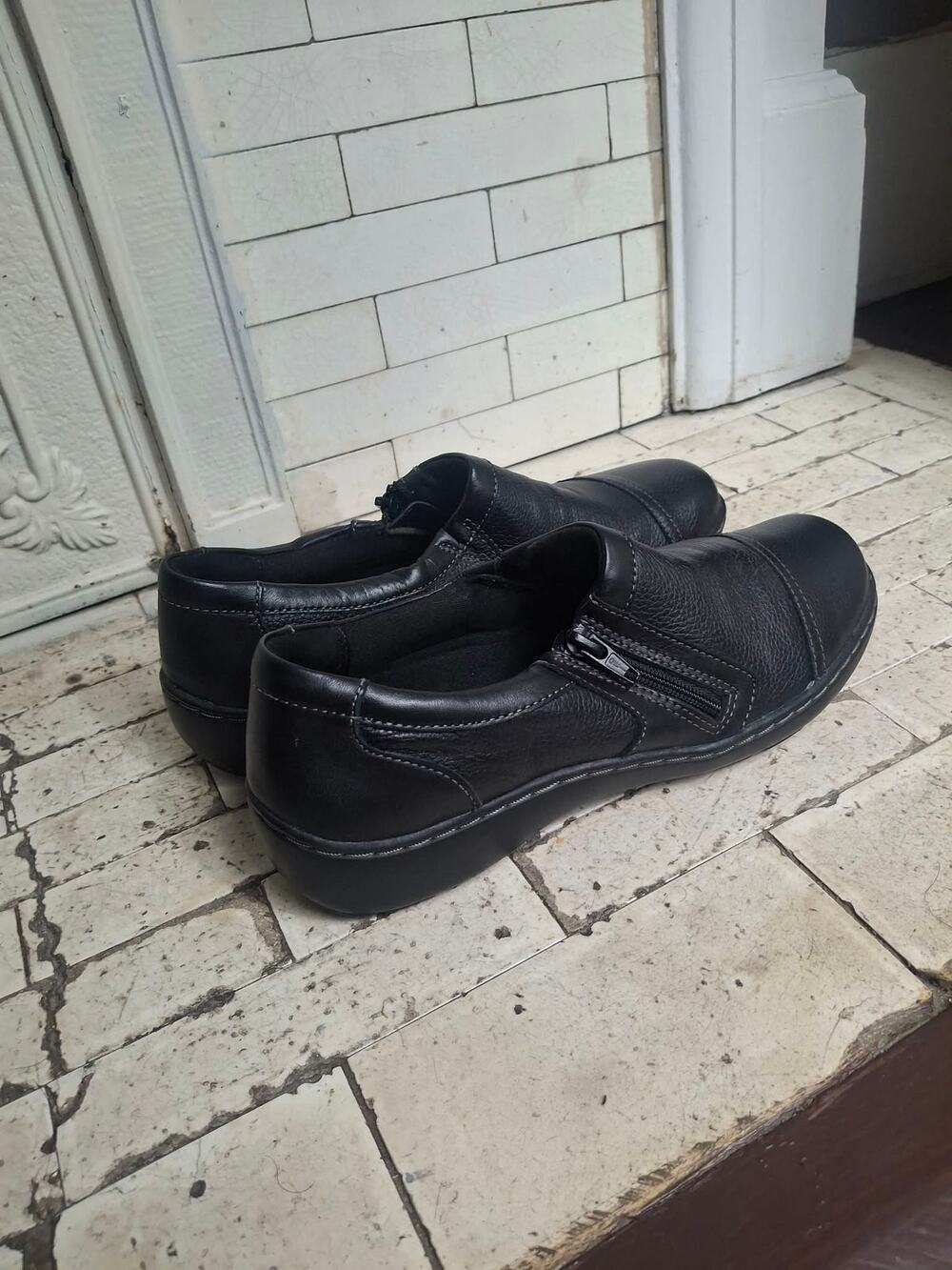 Clarks Bendables Cora Giny Black Leather Side Zip Loafers Shoes Size 8